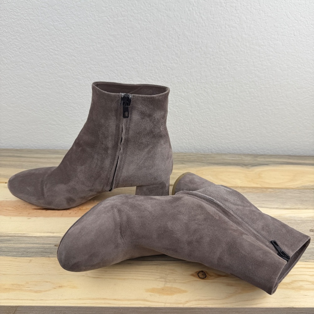 Vince Gray Suede Ankle Boot Round Heel Size 9.5 Fall Back to School